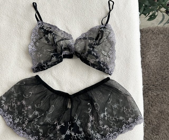 Set of lace, Embroidery thread, black (bra + pants)