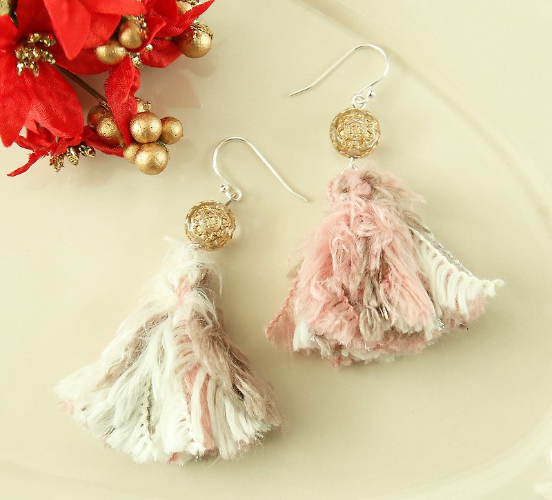 Wool tassel earrings S. Soft and cute 3 colors optional sterling silver earrings and Clip-On ok - Earrings & Clip-ons - Cotton & Hemp Multicolor