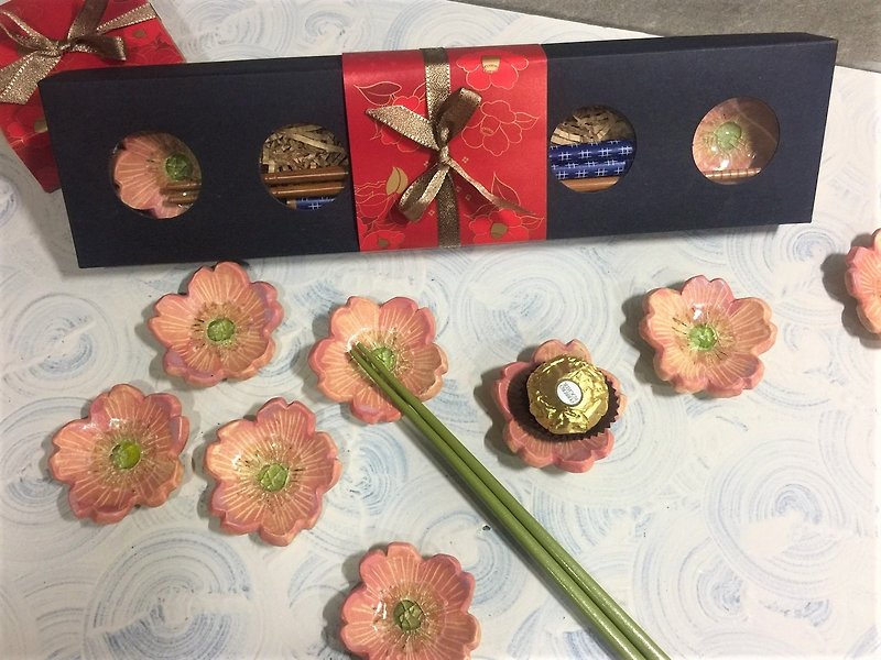 冰裂粉紅櫻花朵朵開筷子架_陶器筷架 - 筷子/筷子架 - 陶 粉紅色