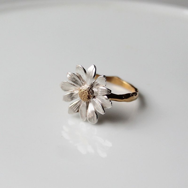 小雛菊戒指 黃銅 銀飾 - 戒指 - 其他金屬 銀色