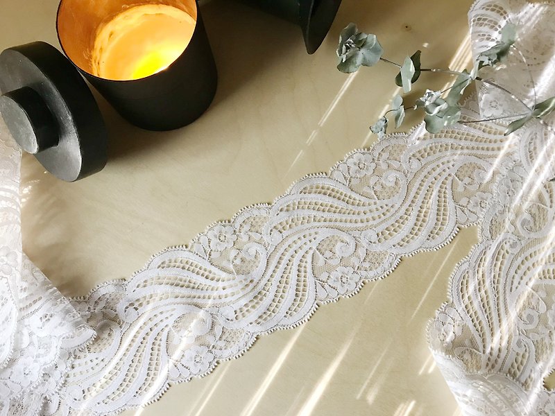 早期蕾絲緞帶- 波浪與小花/ 手作材料 - 包裝材料 - 其他材質 白色