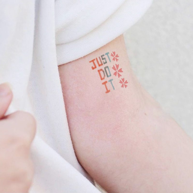 TU tattoo stickers - Just do it tattoo waterproof tattoo Original - สติ๊กเกอร์แทททู - กระดาษ 