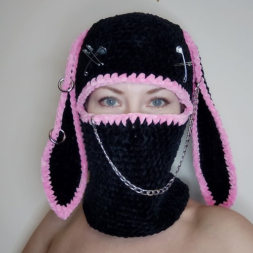 Alternative Crochet Boutique 性戀物癖兔子全臉覆蓋。 蓬鬆的兔子帽。 黑兔巴拉克拉法帽