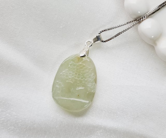 Cute little landscape with fine fruit green material  Natural Burmese jade  A grade jade - Shop serendipity-jade Necklaces - Pinkoi