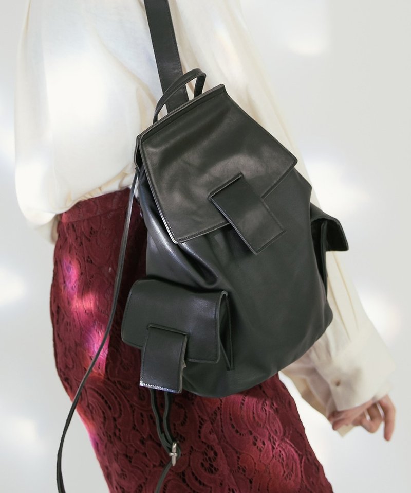 Small square buckle leather casual small backpack - black - กระเป๋าเป้สะพายหลัง - หนังแท้ สีดำ