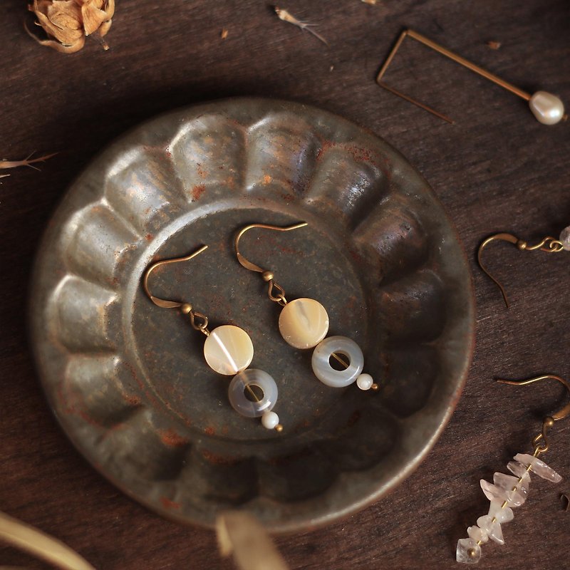 天然石古典耳環系列-膠捲相機 - 耳環/耳夾 - 玉石 灰色