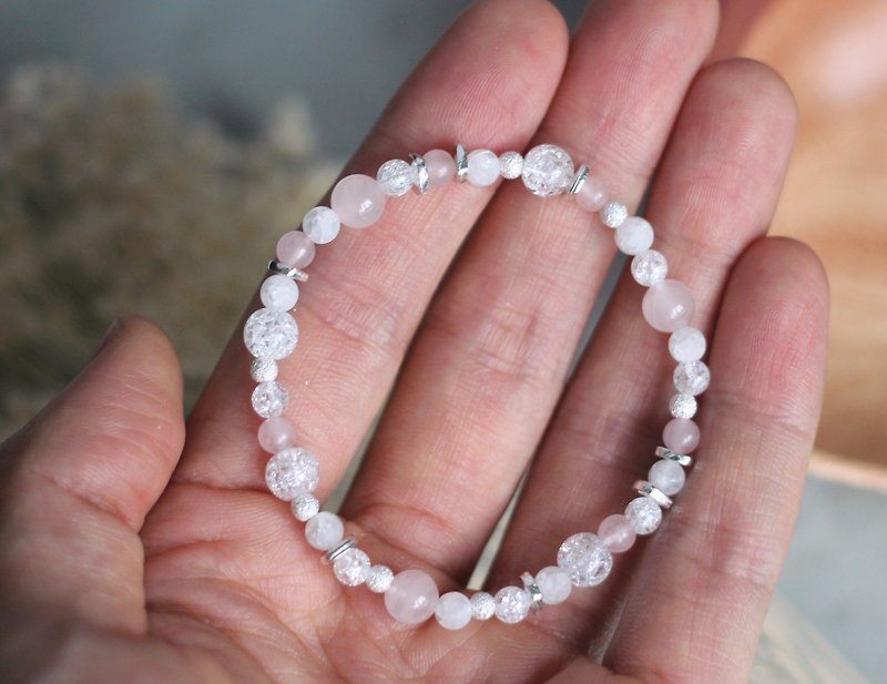 Exclusive special version of the crystal crystal white moonstone sakura natural ore bracelet 925 sterling silver bracelet - สร้อยข้อมือ - เครื่องเพชรพลอย 