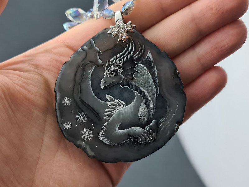 Dragon necklace Dragons for painting Dragon on Agate Stone Dragon charm - สร้อยคอ - หิน สีเทา