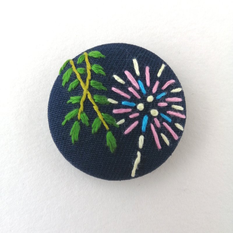 カラフルな花火刺繍ブローチ - 胸針 - 棉．麻 多色
