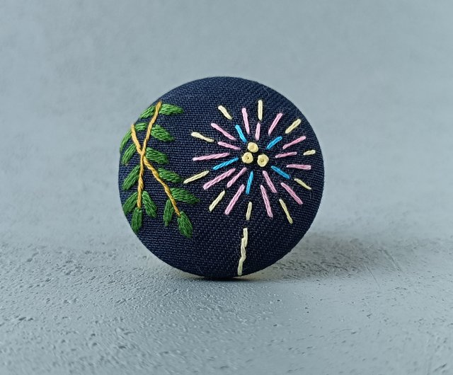カラフルな花火刺繍ブローチ - ショップ かなちゃん手刺繍工房