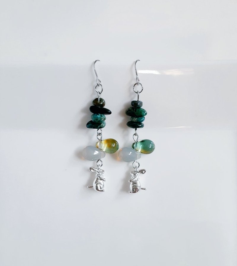 Cute little bunny sways Chrysocolla and plump teardrop bead earrings Green earrings Birthday gift Jewels Hypoallergenic earrings or Clip-On can be changed - ต่างหู - เครื่องประดับพลอย สีเขียว