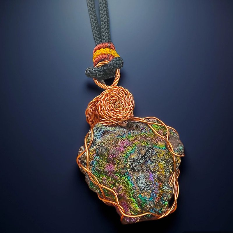 Pendant - Top premium rare Iridescent Goethite COLOUR:rainbow 100% natural - Necklaces - Crystal 