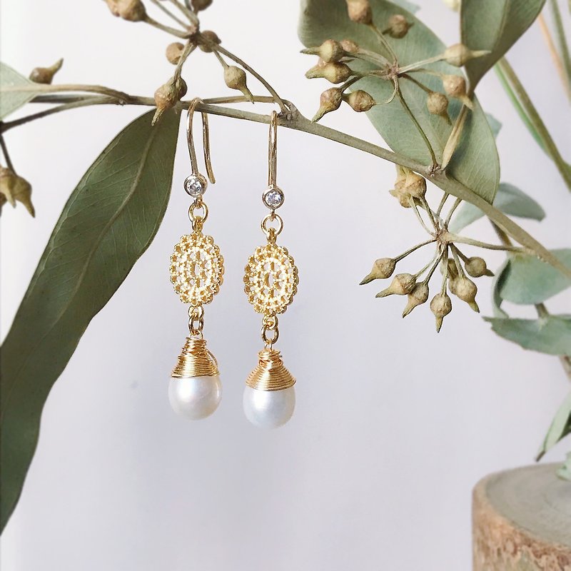 Japanese earrings, lace flower piece, pearl drop ear hook earrings, bride and bridesmaid sisters gift - Earrings & Clip-ons - Pearl Gold