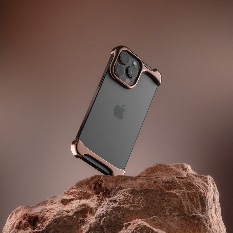 ARC | Arc Pulse iPhone 16 Pro 手機殼 玫瑰銅 - 手機殼/手機套 - 鋁合金 金色