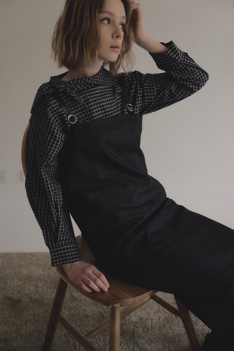 black plaid bow tie shirt 黑格領結襯衫 - 女襯衫 - 棉．麻 多色