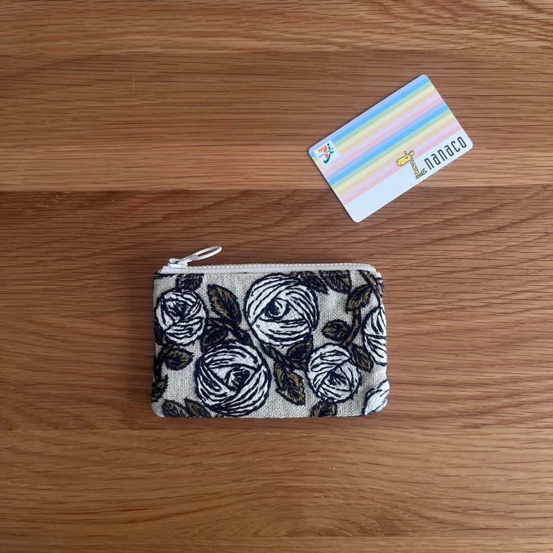 mina perhonen rosy  人気柄　 カード入れ　コインケース　sleeping rose - 零錢包/小錢包 - 棉．麻 卡其色