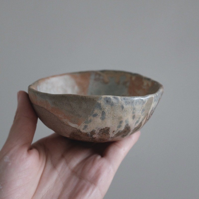 A shallow bowl of pottery - ถ้วยชาม - ดินเผา สีใส
