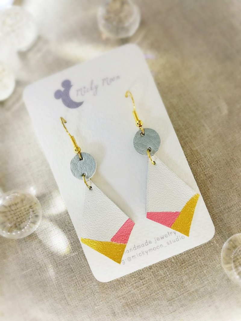 Geometric Handmade leather earring white blue pink and gold color - 耳環/耳夾 - 真皮 白色