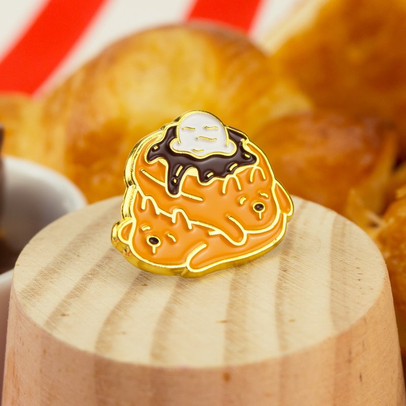 Woofles Enamel Pin - 胸針 - 其他金屬 橘色