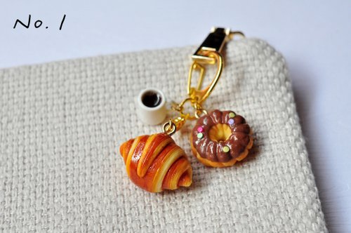 小天水手作 純手工 好可口麵包組合吊飾 / 模擬黏土