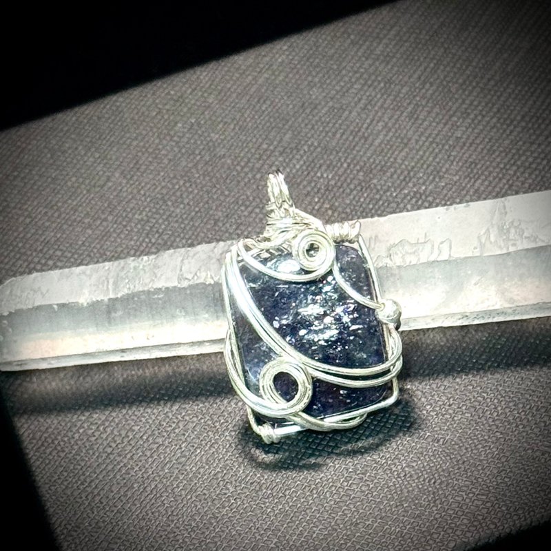 【Path of the Lightless】 金屬編織 堇青石項鍊 - 項鍊 - 水晶 紫色