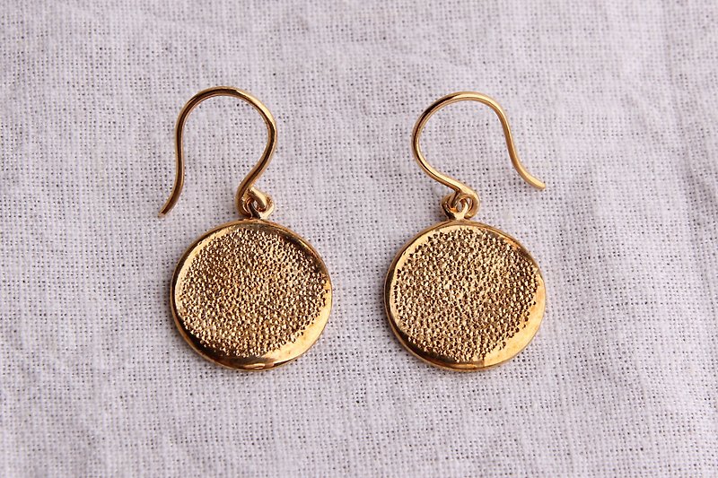 The Woman In The Desert-collection Hook earrings-Gold