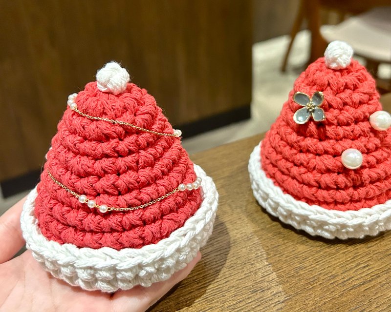 [Hand-knitted finished product] Christmas hat desktop accessories storage ornament keychain for collecting gifts - ของวางตกแต่ง - ผ้าฝ้าย/ผ้าลินิน สีแดง