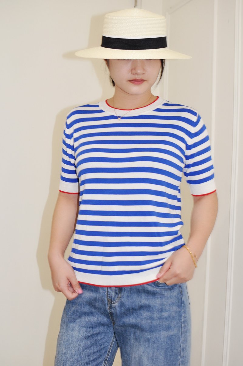 Flat 135 X Taiwan Designer Series Ice Silk Cool Short Sleeve Knitted Top Round Neck Red Piping - กางเกงขาสั้น - ผ้าฝ้าย/ผ้าลินิน ขาว