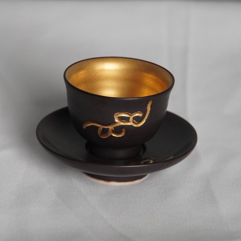 Gold & Black Tea Cup - 茶具/茶杯 - 陶 黑色