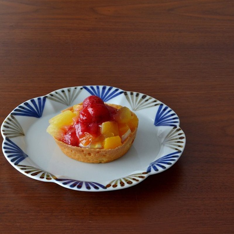 三角十草　輪花皿　M - 碟子/醬料碟/醬油碟 - 陶 