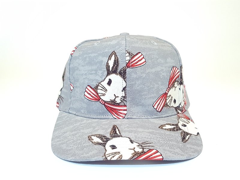 Printed Baseball Cap - Playful Bow Tie Rabbit #老帽#潮帽 - Hats & Caps - Cotton & Hemp Gray