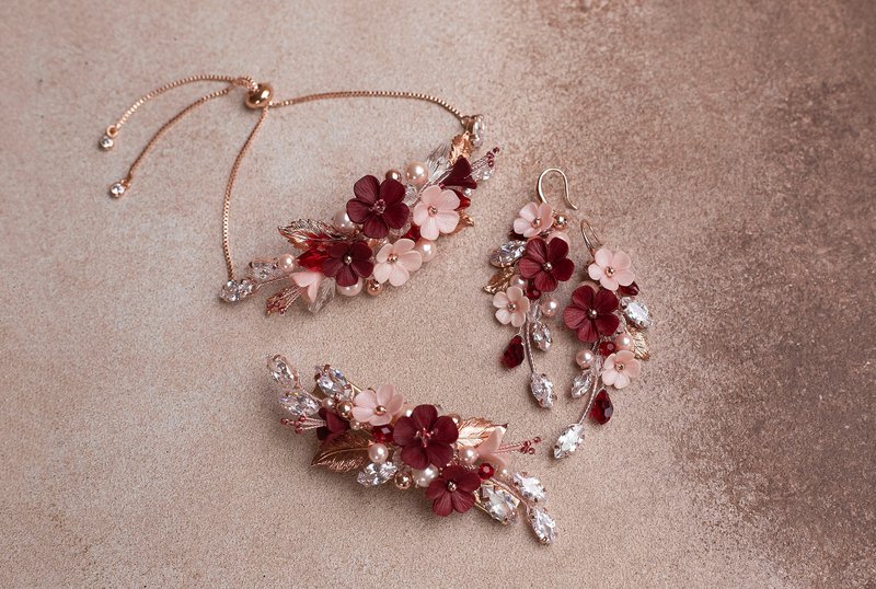 Rose gold pink burgundy flower jewelry set, Wedding earrings, Bridal hair clip - 耳環/耳夾/耳骨夾 - 黏土 紅色