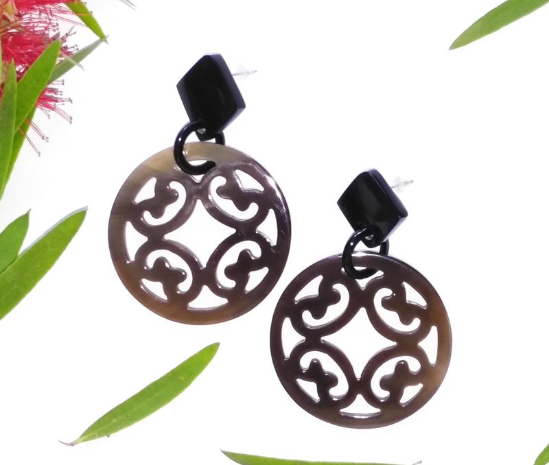 Handmade Boho Stud Earrings Buffalo Horn Gorgeous Jewelry Gifts Women and Girls - 耳環/耳夾/耳骨夾 - 其他材質 黑色