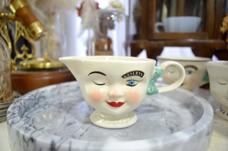 American antiques in the 90s three-dimensional ceramic smiley face doll milk pot coffee shop home furnishings teacup coffee cup - Teapots & Teacups - Pottery White