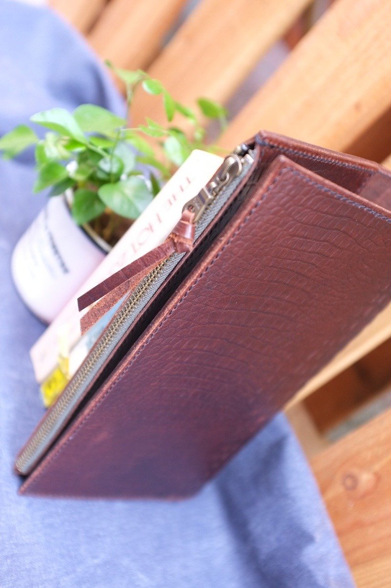 2017 autumn and winter new color zipper book color: crocodile deep coffee - Notebooks & Journals - Genuine Leather Brown