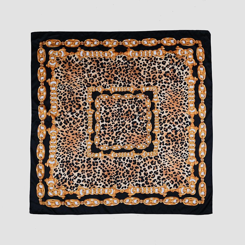 [Egg plant vintage] Chain leopard print vintage silk scarf