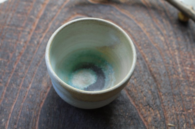 綠之眼手拉坏平光陶杯/茶杯 - 茶壺/茶杯/茶具 - 陶 綠色