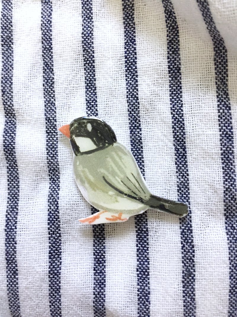 Mun bird brooch handmade illustration jewelry pin badge - Brooches - Plastic Gray