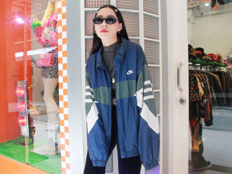 ///Fatty bone///  NIKE尼龍外套 古著 Vintage - 帽T/大學T - 聚酯纖維 