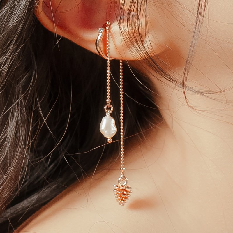 ONCE LITE - Nomadic Pinecone* Freshwater Transformed Pearl Rose Gold Silver Ear Cuff Clip-On - ต่างหู - ทองแดงทองเหลือง สึชมพู