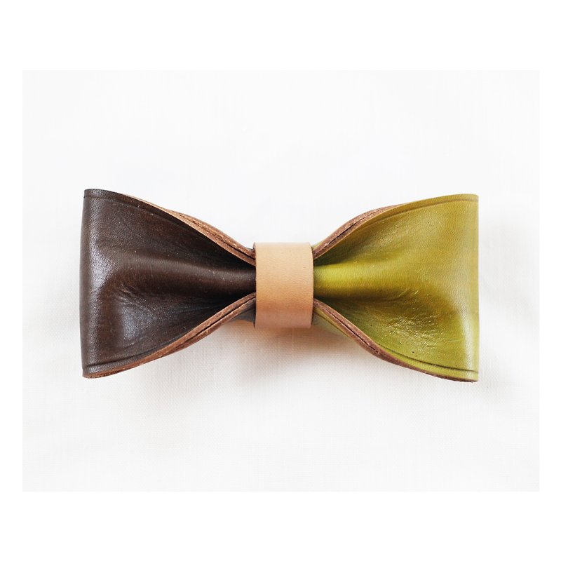 Clip on vegetable tanned leather bow tie - Lemon / Dark brown color - เนคไท/ที่หนีบเนคไท - หนังแท้ สีเหลือง