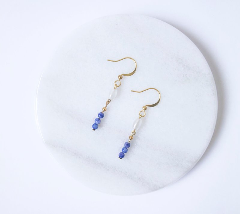 找它 / 山梨小葡萄 - 藍紋石 白玉隨 黃銅耳環 - 耳環/耳夾/耳骨夾 - 半寶石 紫色