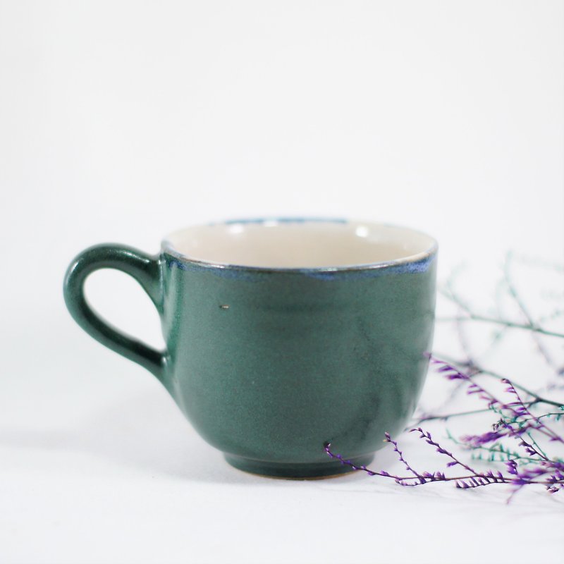 Kwai Green Hanging White Coffee Cup, Tea Cup, Mug, Water Cup - About 100ml - แก้วมัค/แก้วกาแฟ - ดินเผา สีเขียว