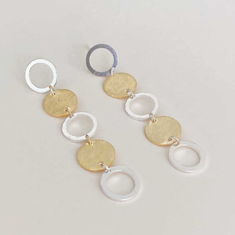 Long Earrings Handmade Minimalist Style Circle & Gold Plated 925 Sterling Silver - 耳環/耳夾/耳骨夾 - 銀 銀色