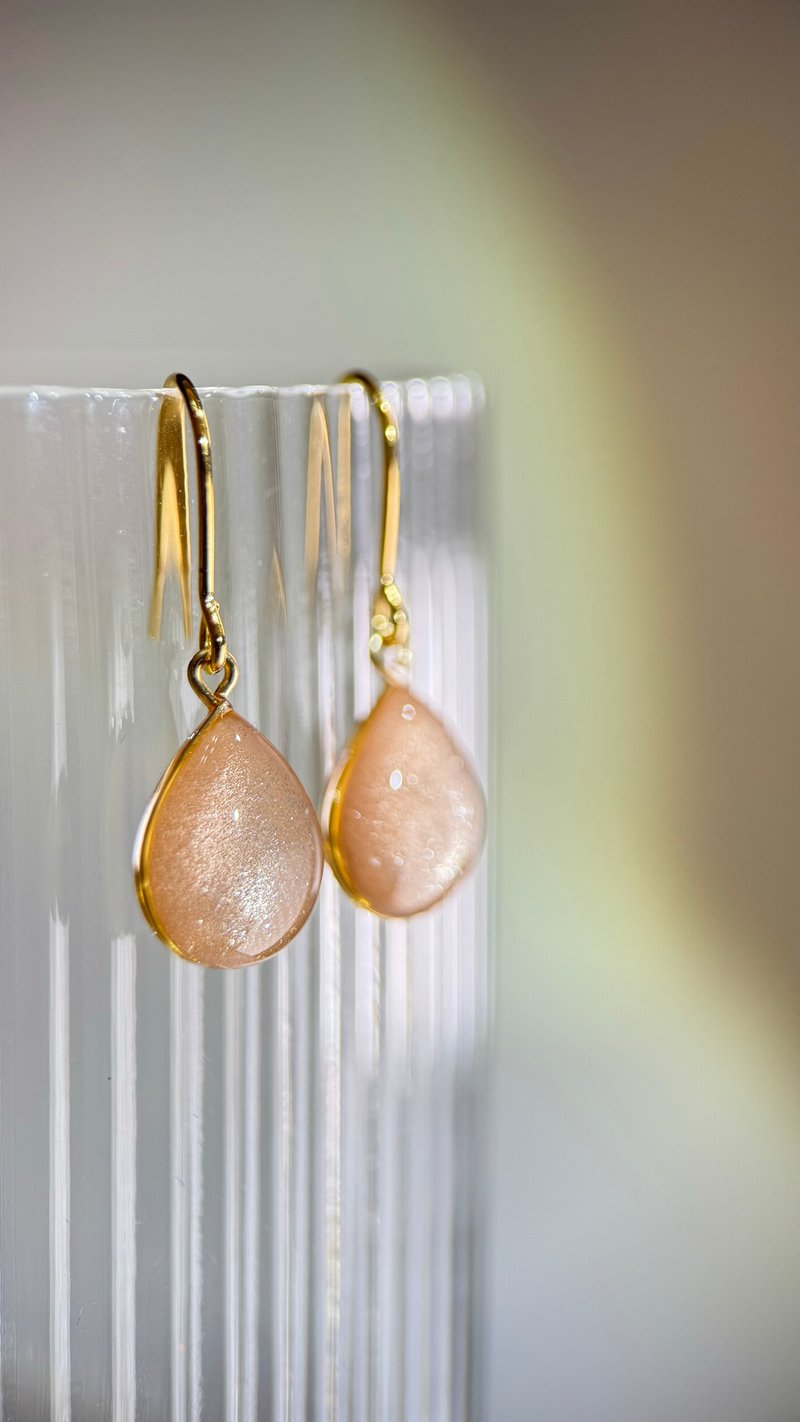 #002_2 Work No. 2 Handmade Light-Chasing Water Drop Earrings [CindyandTong] - ต่างหู - เรซิน สีส้ม