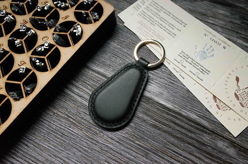 IPPI手作革物 造型悠遊卡 晶片吊飾－鑰匙圈B款－黑色