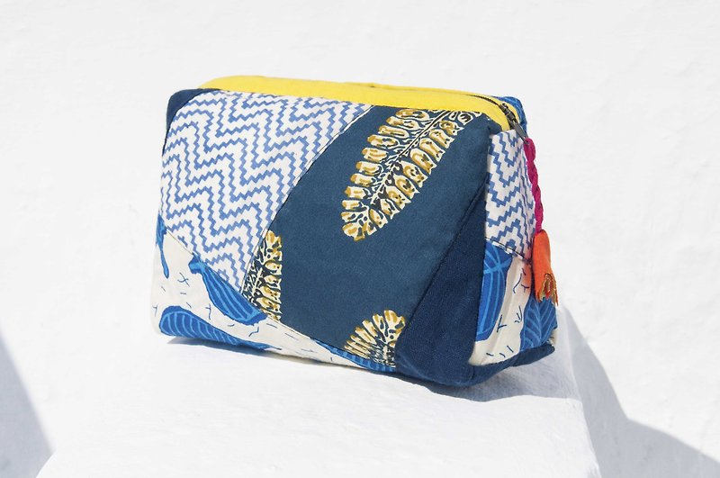 Valentine's Day gift Mother's Day gift birthday gift a limited edition blue stained patch storage bag / ethnic wind bag / camera bag / woodcut cosmetic bag / phone bag / travel clutch - indigo blue forest flowers - Clutch Bags - Cotton & Hemp Multicolor