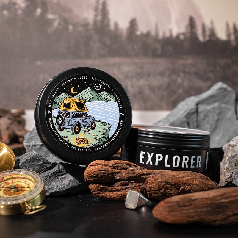 Soy Candle Explorer Blend Matt Black Travel Tin - Cardamom, Patchouli & Oud - 香氛蠟燭/燭台 - 其他材質 銀色