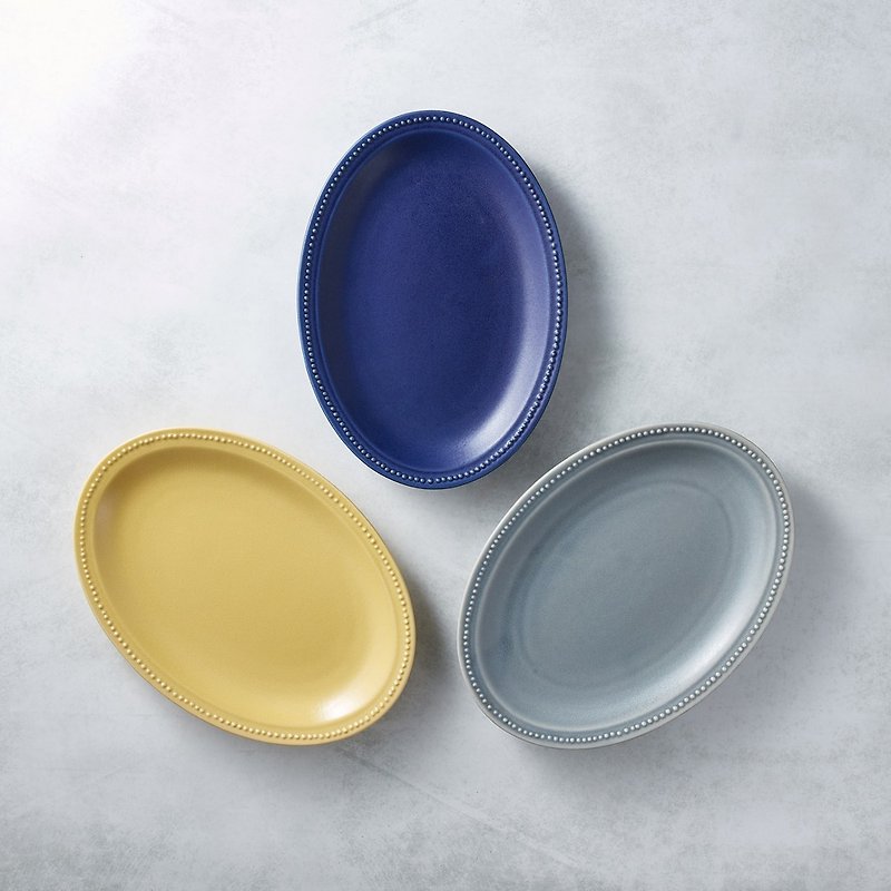 ある種の創造性があります-日本の美濃焼き-パールエッジオーバルプラッター-3点セット - 皿・プレート - 陶器 多色