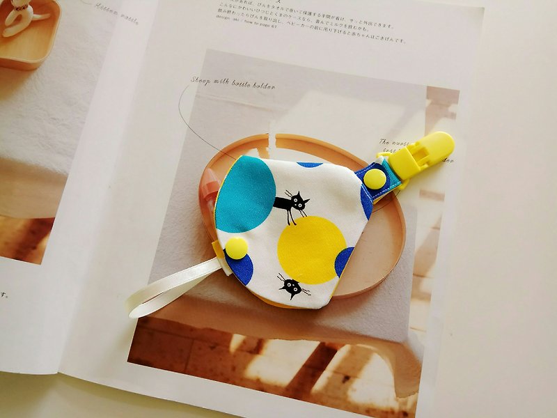 Cat play ball combo pacifier clip < Pacifier dust bag + pacifier clips> Dual function vanilla pacifier available 1 into - Baby Gift Sets - Cotton & Hemp Multicolor